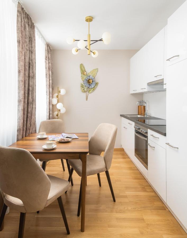 Abieshomes Serviced Apartments Schoenbrunn เวียนนา ภายนอก รูปภาพ